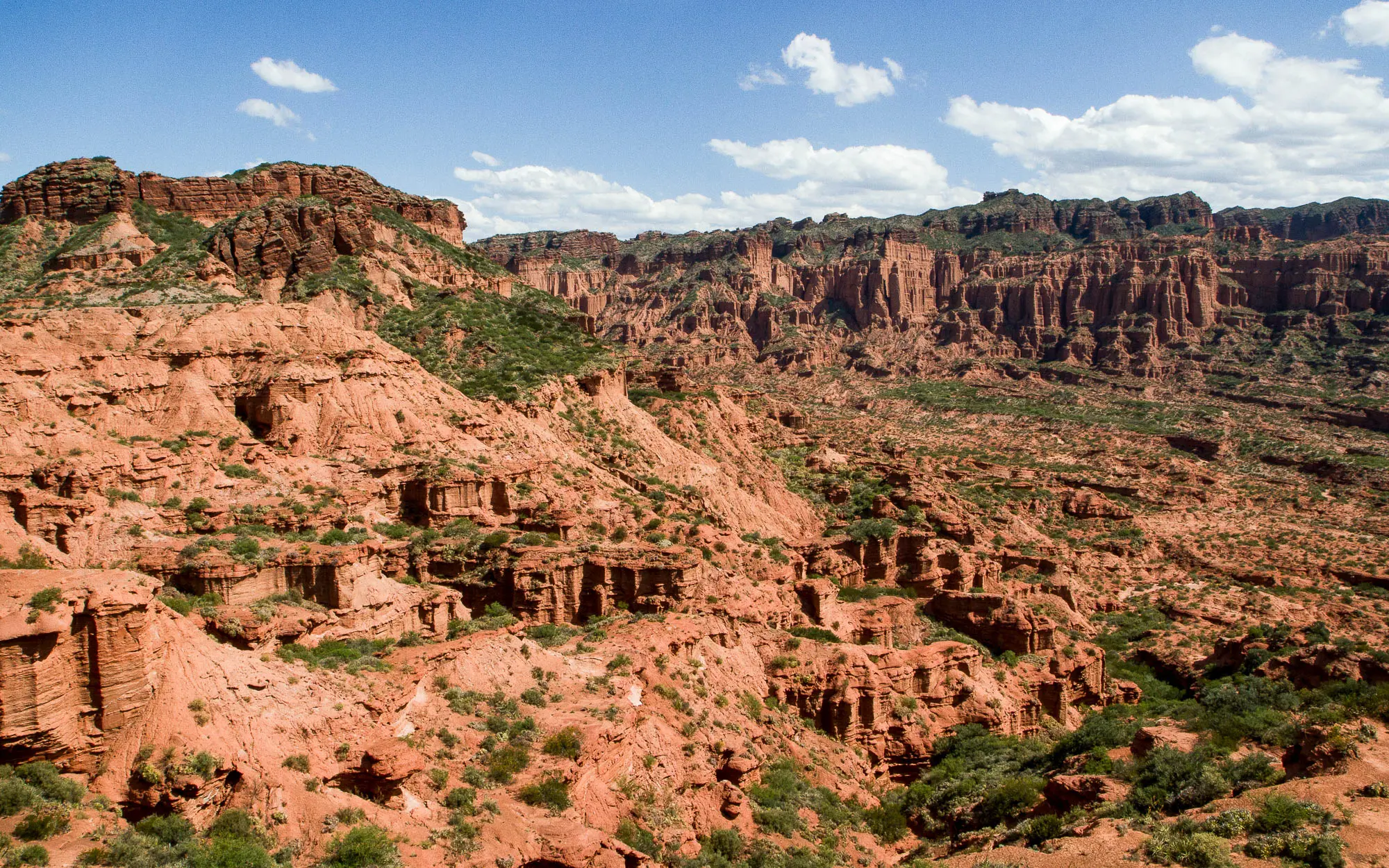 Imagen decorativa. Paisaje de la quebrada del Parque Nacional Sierra de las Quijadas.